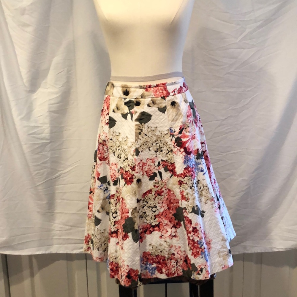 EUC White House Black Market floral skirt, size 12